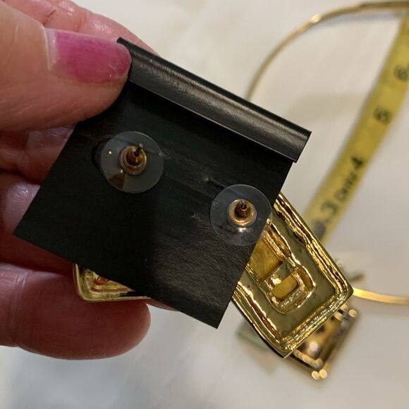 Goldtone choker and matching earrings set with animal print detail - Picture 4 of 6